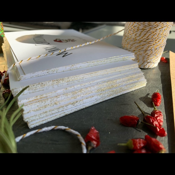 🦄 Covid holiday cards — set of 10, handcrafted, gingerbread cookie design - Picture 4 of 7